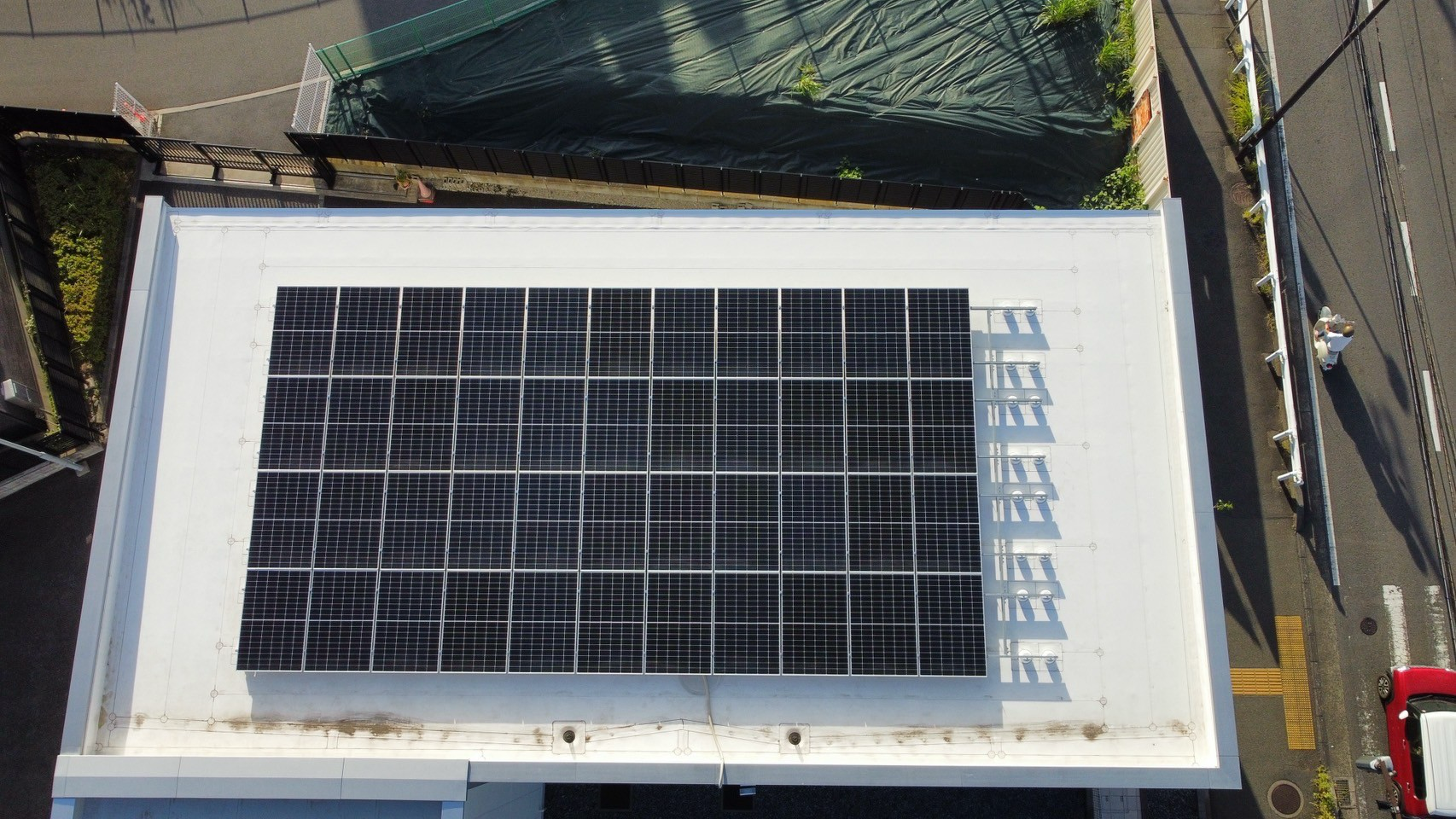【株式会社池田理化 藤沢支店】<br>14.0kWの太陽光発電システムで、年間の想定発電量23,199kWh